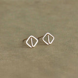 Makaro Studs