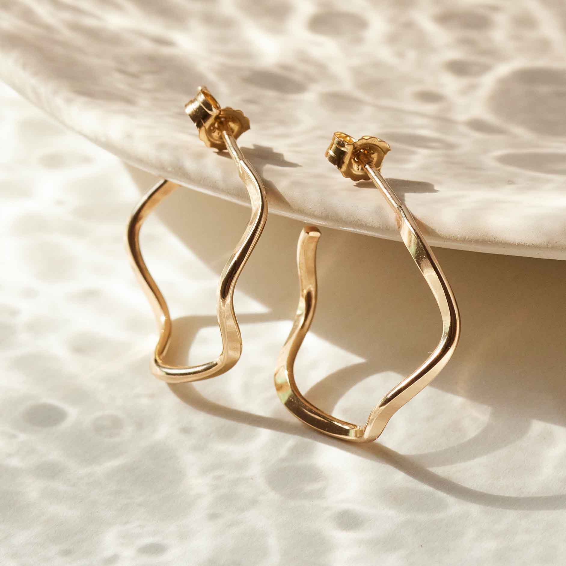 Wave Hoops