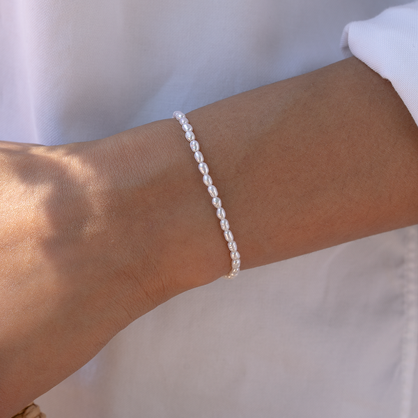 Tiny Pearl Bracelet